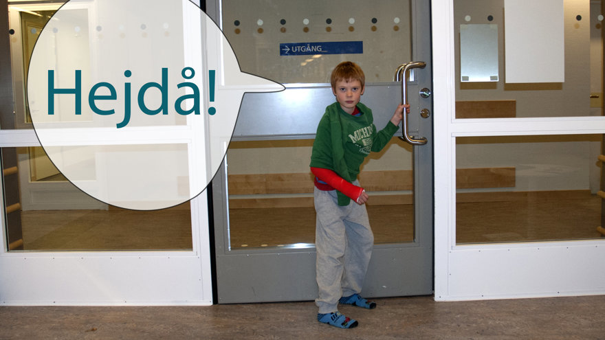 Ett barn säger hejdå