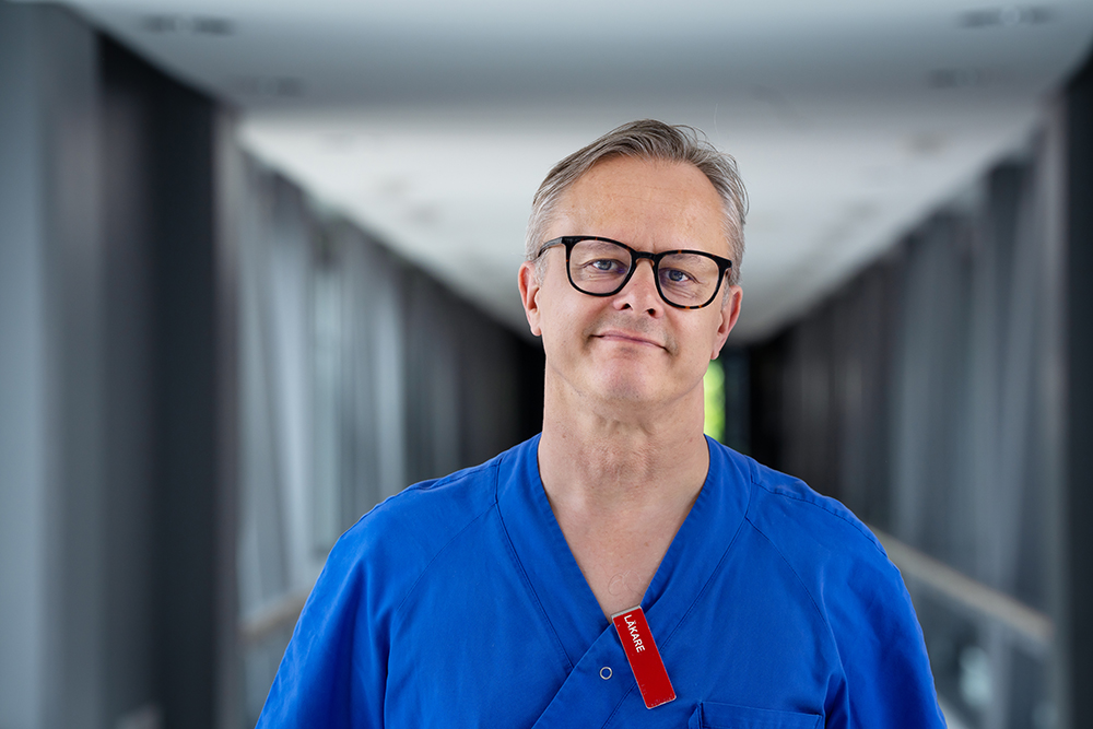 Male medical proffessional.