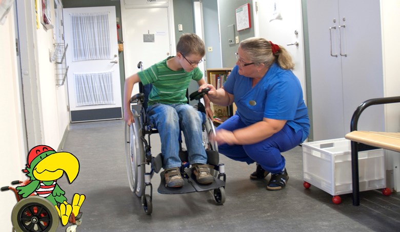Ett barn i en rullstol