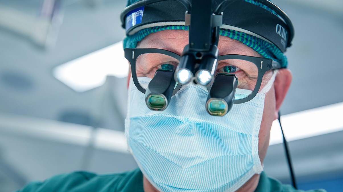 kirurg i operationskläder