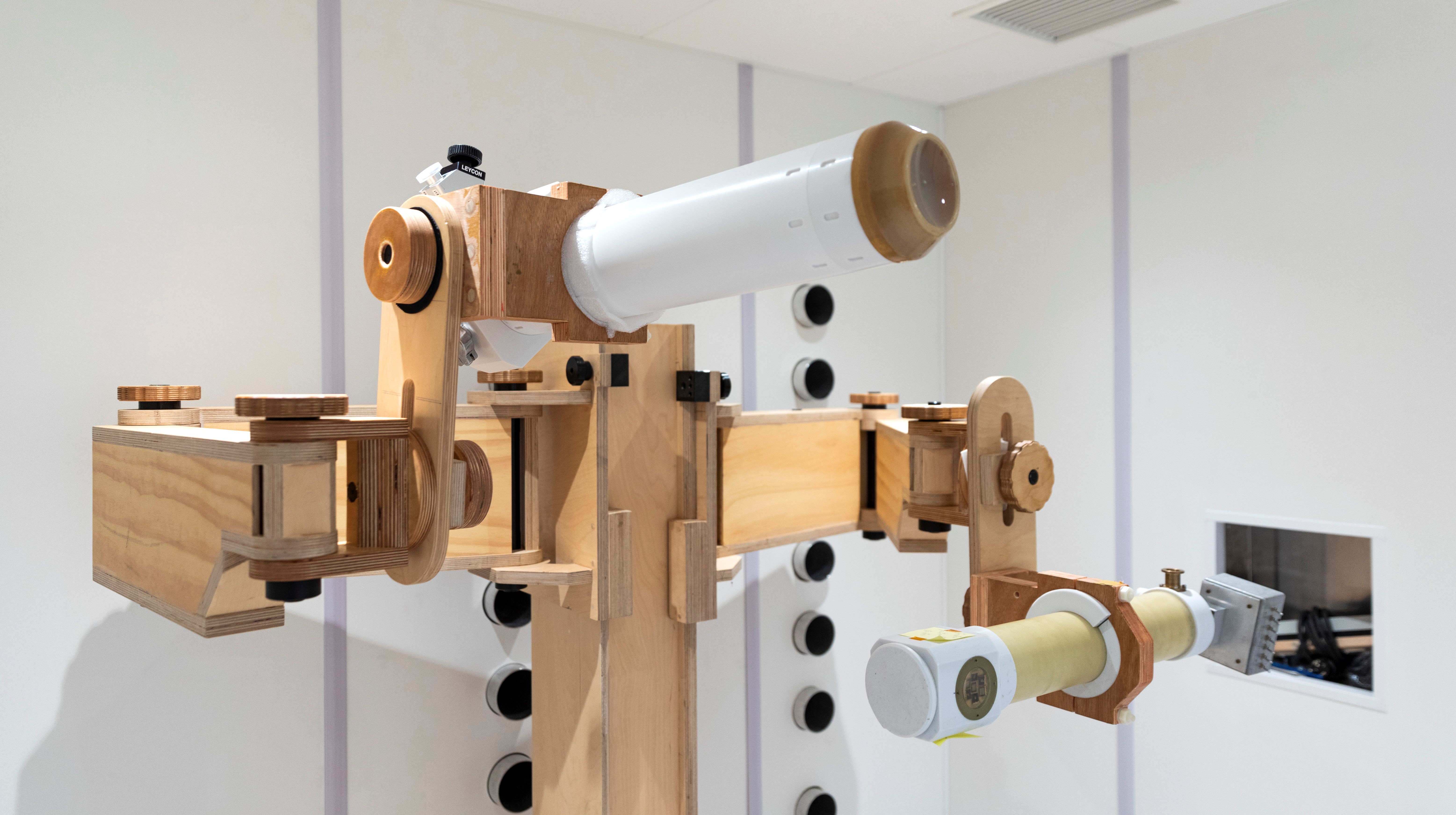  Unik MEG-utrustning som ska användas för att mäta magnetfält i hjärnan