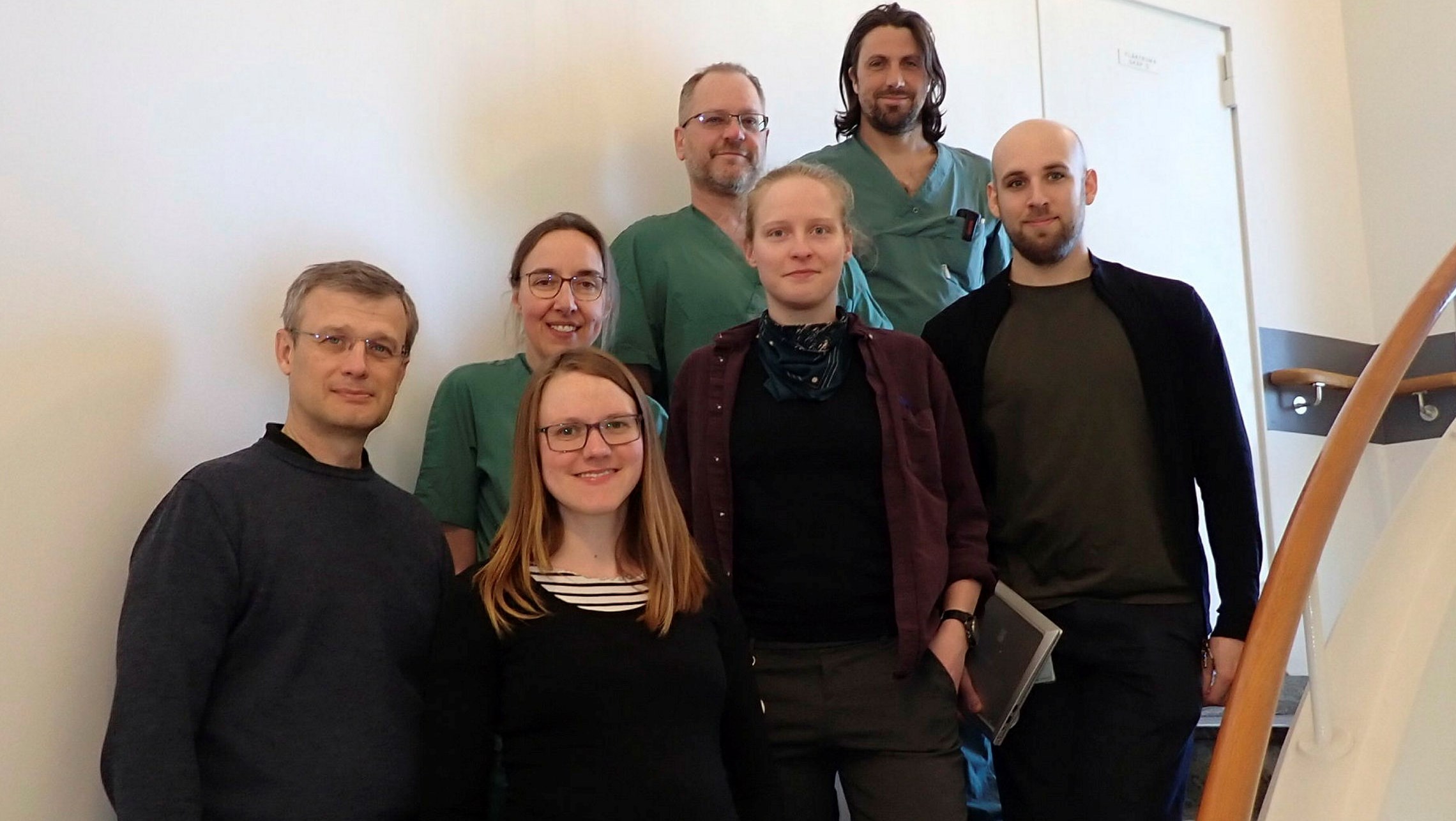 3D Forskningsgruppen inom handkirurgi och 3D Lab. Bakre raden från vänster: Anders Björkman, Katleen Libberecht, Peter Axelsson, Per Fredrikson. Främre raden från vänster: Charlotte Stor Swinkels, Emilia Gryska, Johan Andersson.