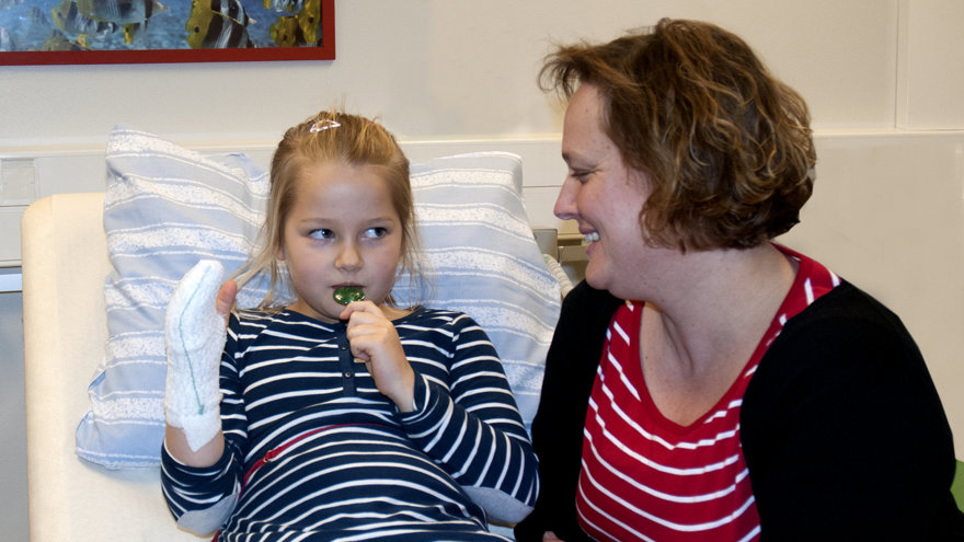 Ett barn och en mamma